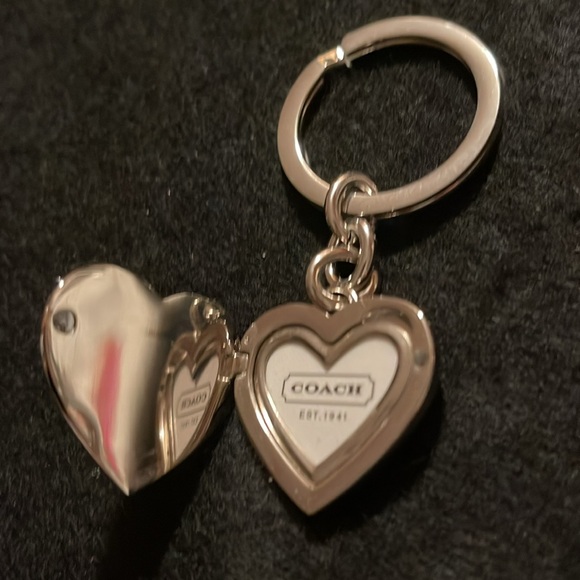 Coach Locket Heart Keychain and Pen Set - Picture 4 of 7